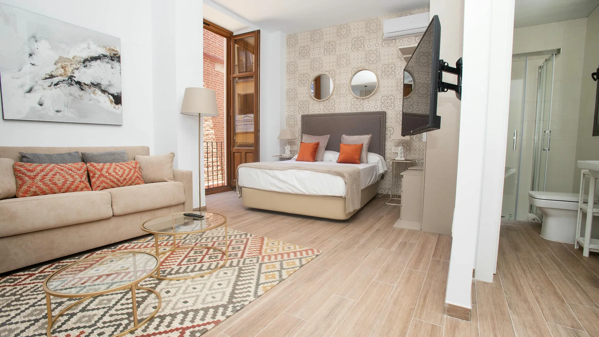 Feelathome Martires Apartments Малага